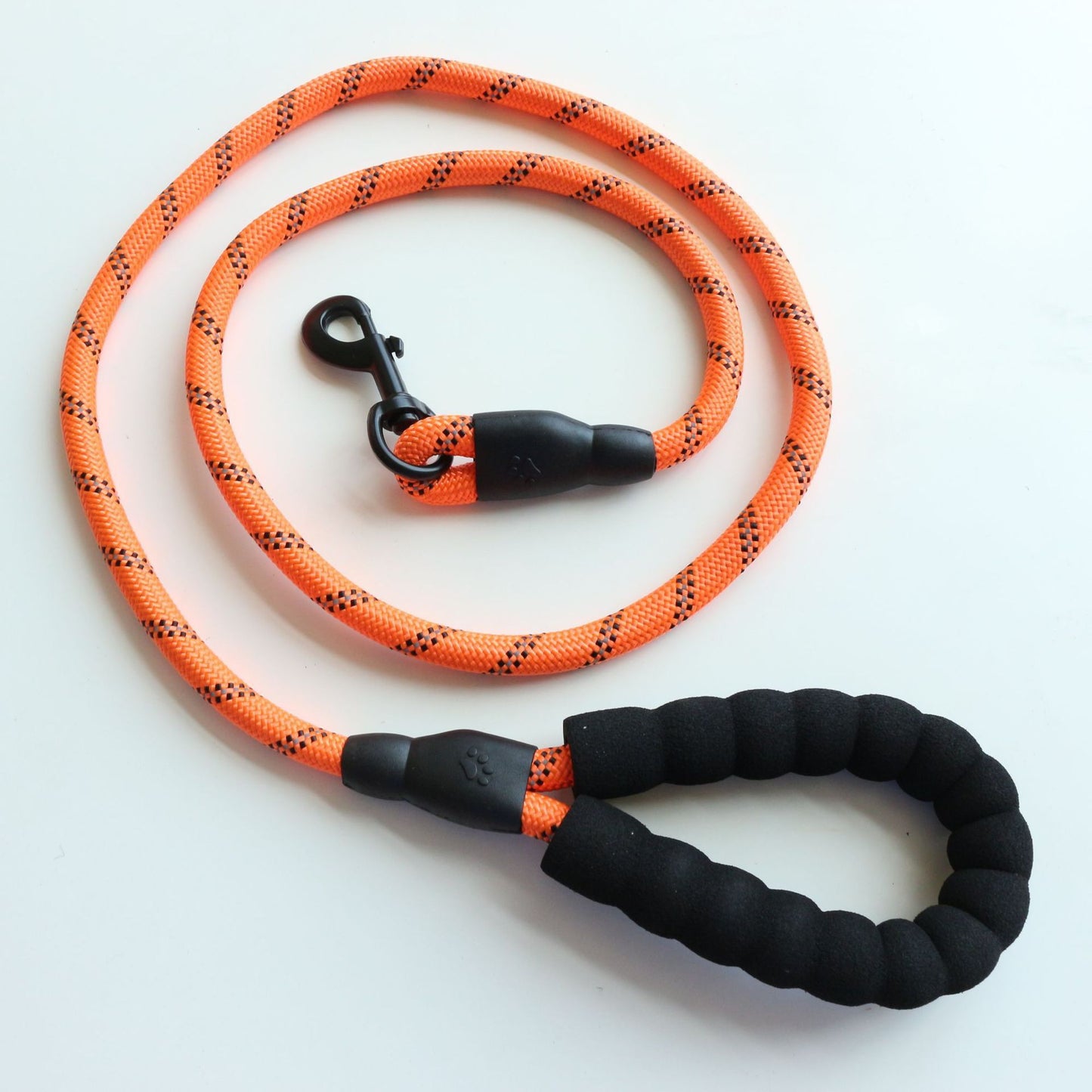 Reflective Rope Dog Leash – Safe & Durable for Night Walks